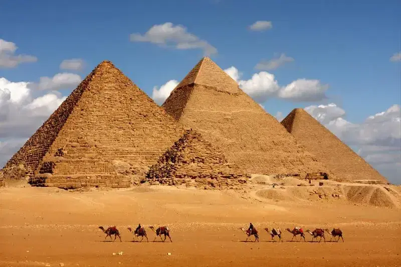 Le piramidi di Giza