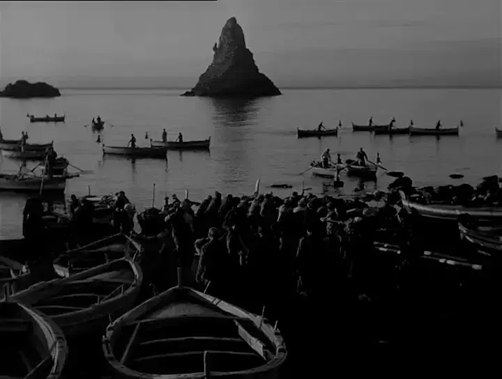 scorcio del mare di acitrezza