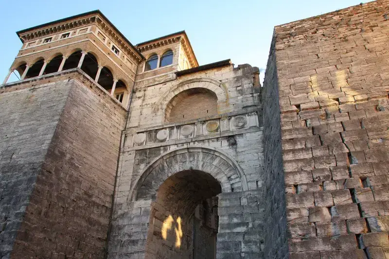Arco di Augusto, Perugia