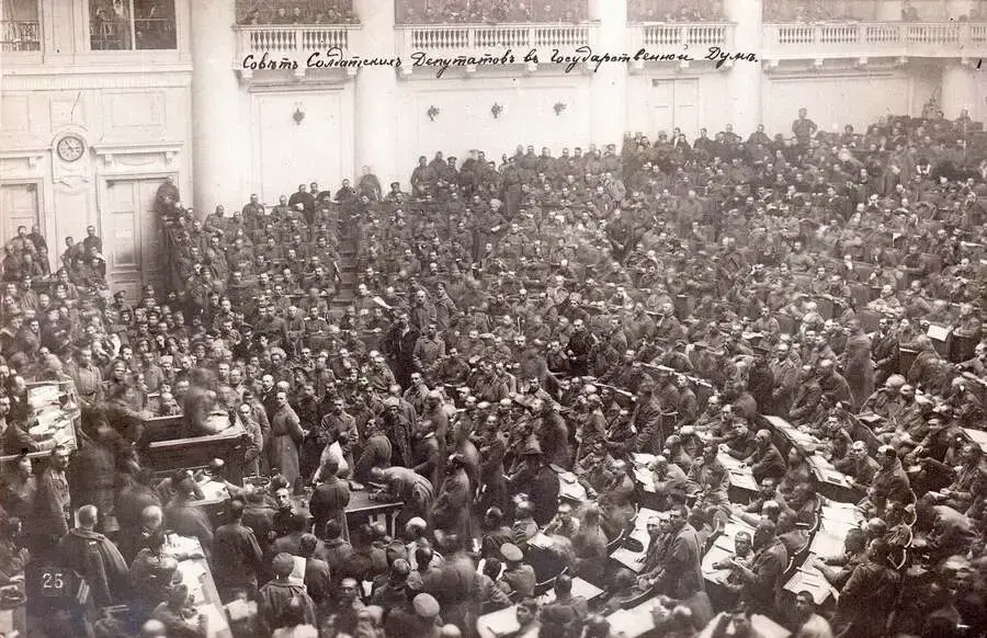 Assemblea dei Soviet a Pietrogrado, 1917”