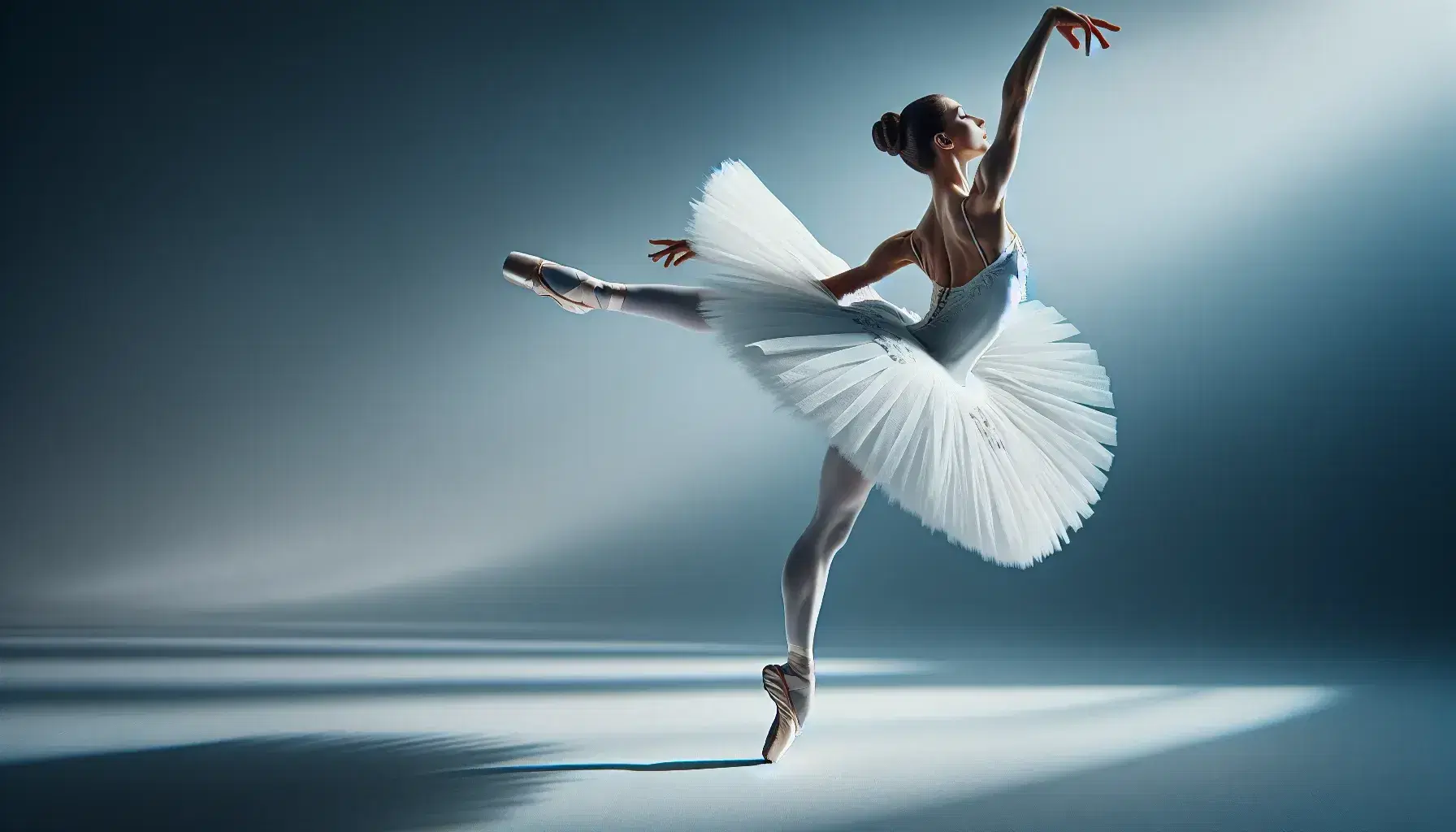 Ballerina classica in tutù bianco esegue un salto elegante con gamba tesa verso l'alto e braccia aperte, su sfondo sfumato blu-grigio.