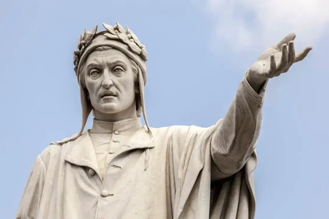 Statua di Dante a Napoli