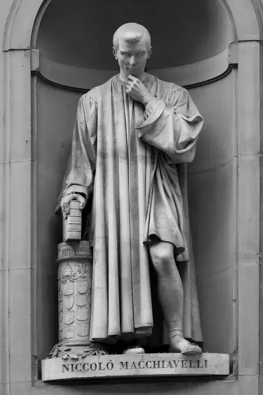 Statua di Niccolò Machiavelli